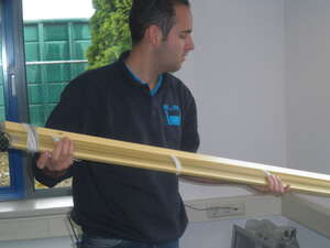3. Raambekleding wordt naar de wasunit gebracht
